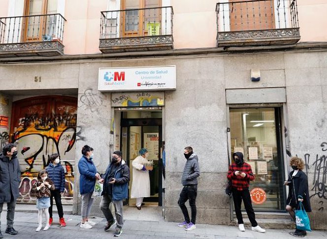 El colapso de la Atención Primaria deja ver la situación extremadamente precaria de la sanidad pública