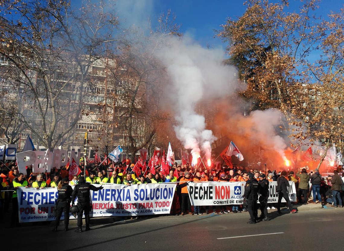 En defensa de la industria: ¡Todas con Alcoa, Alcoa es de todas!